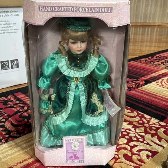 Hand Crafted Porcelain doll - Picture 4 of 4